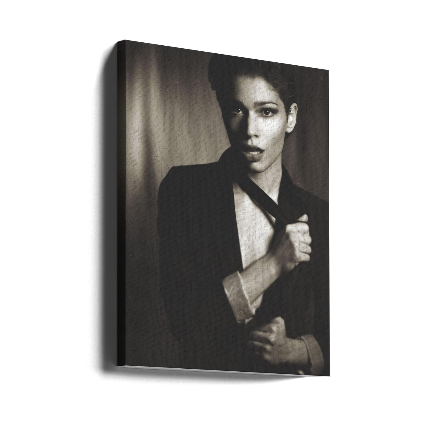 NAINEN | Canvastaulut