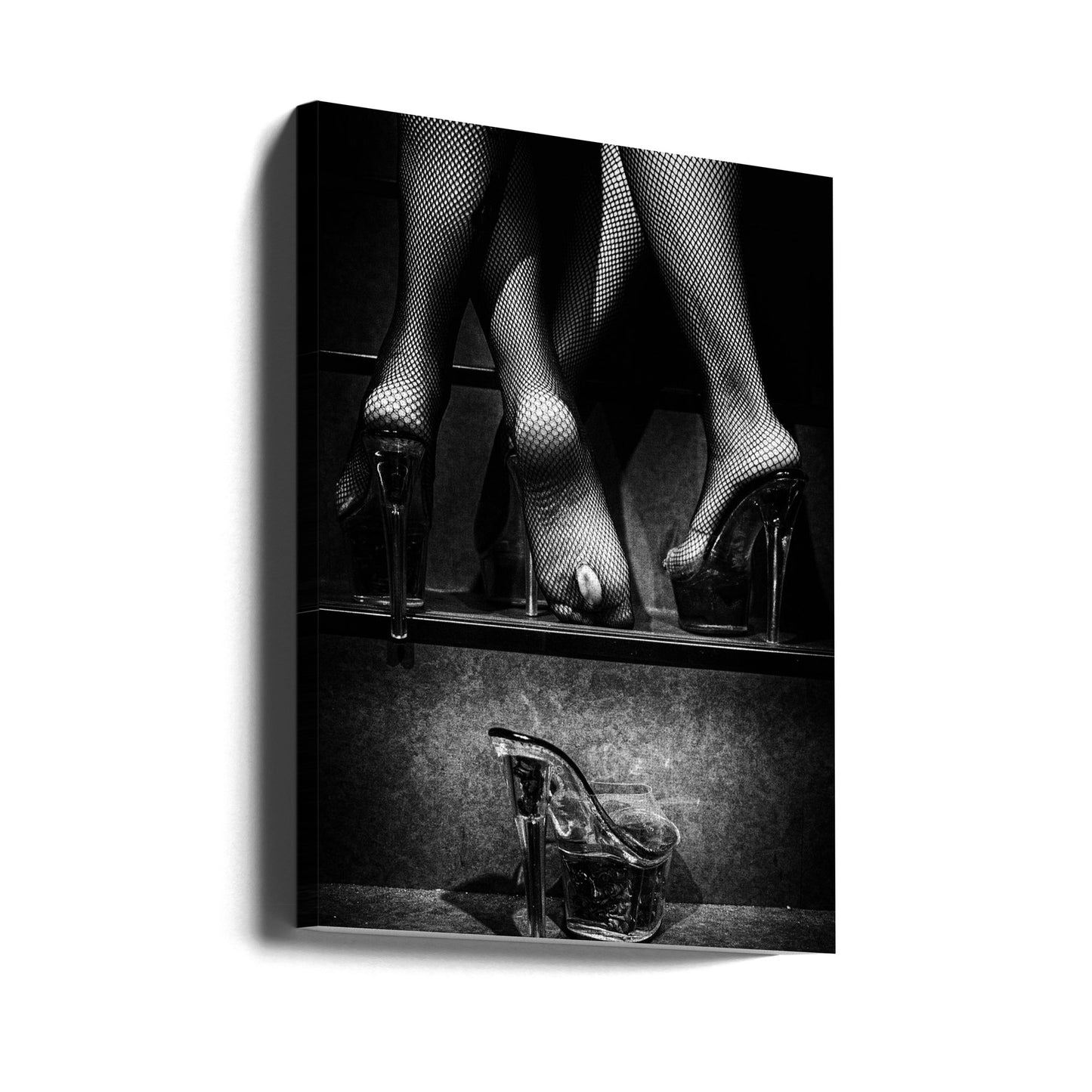 On the soles of its feet | Canvas