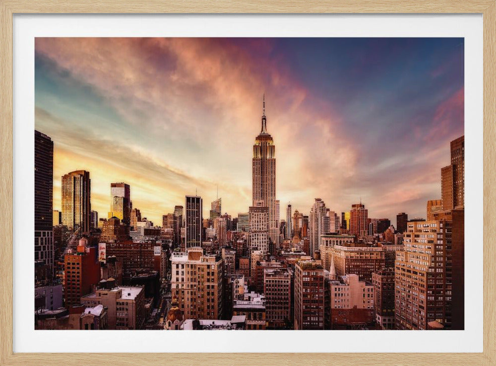 Keskikaupungin auringonlasku | Julisteet - Taidevedokset