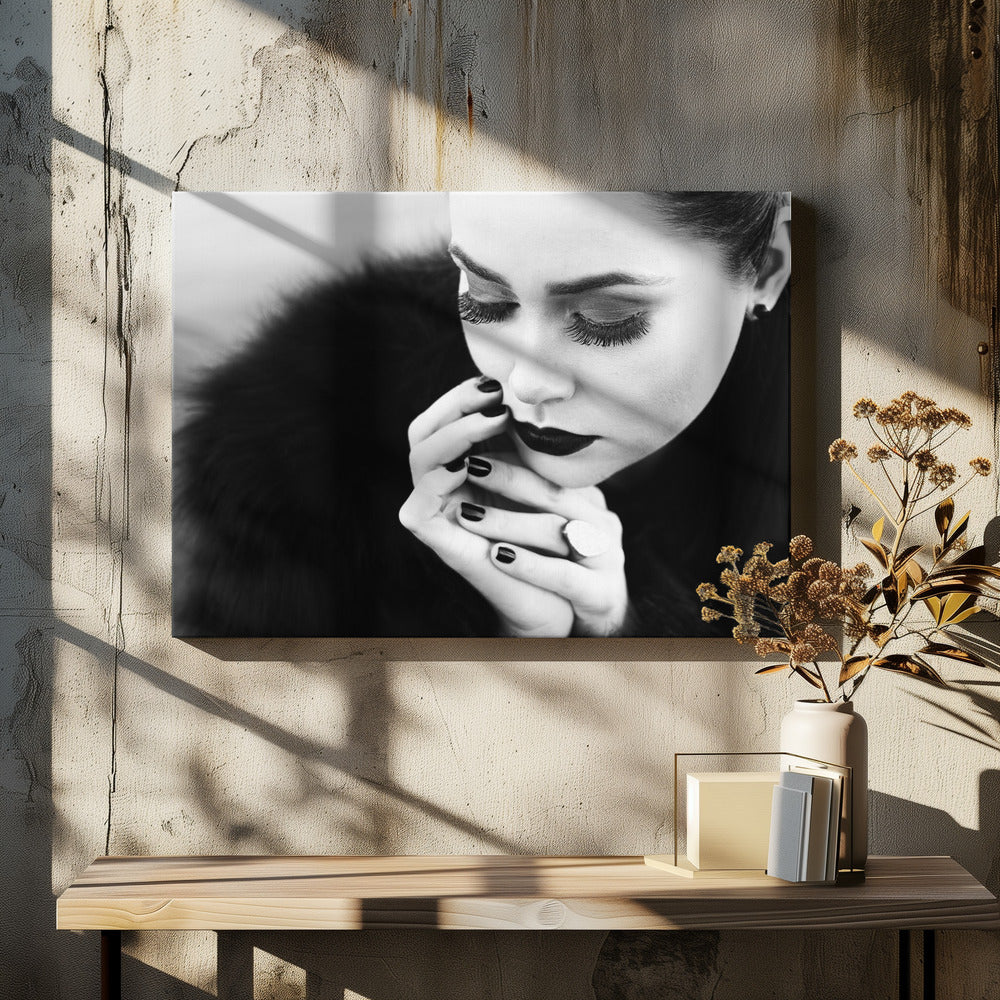 between fingers | Canvas