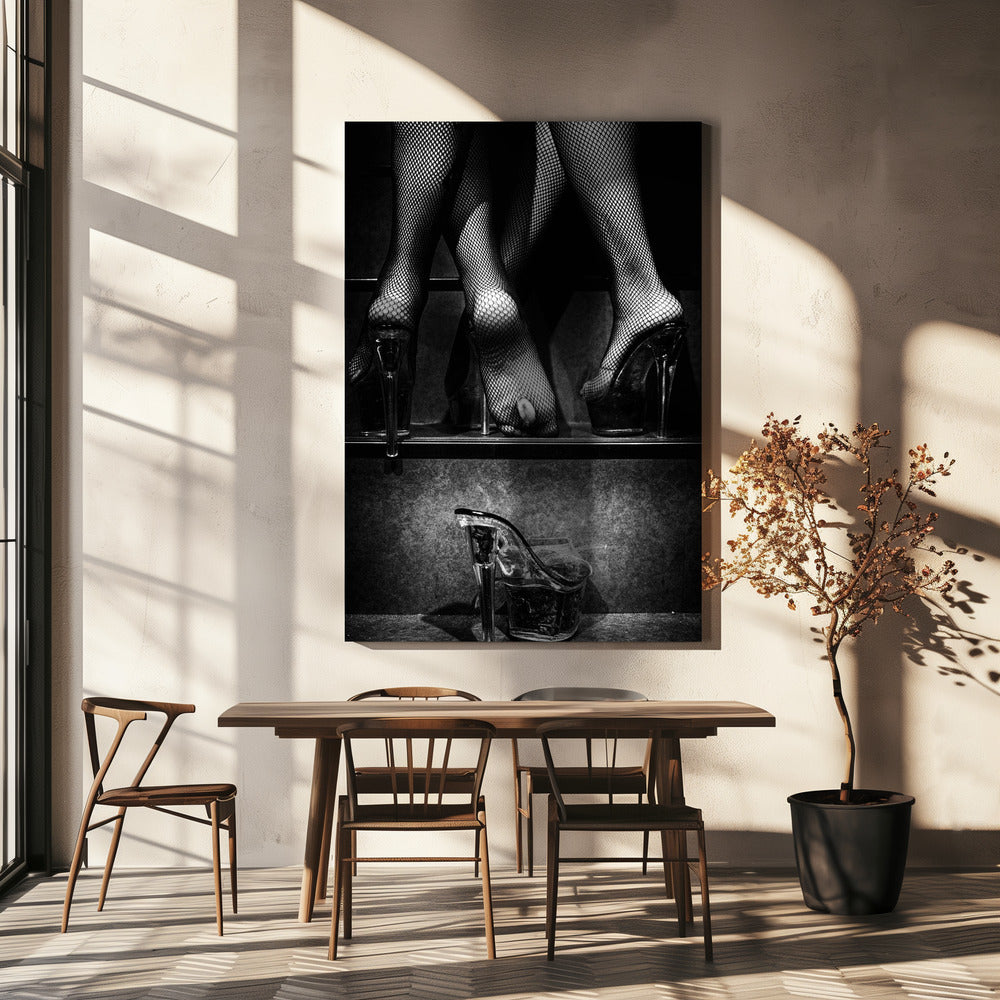 On the soles of its feet | Canvas