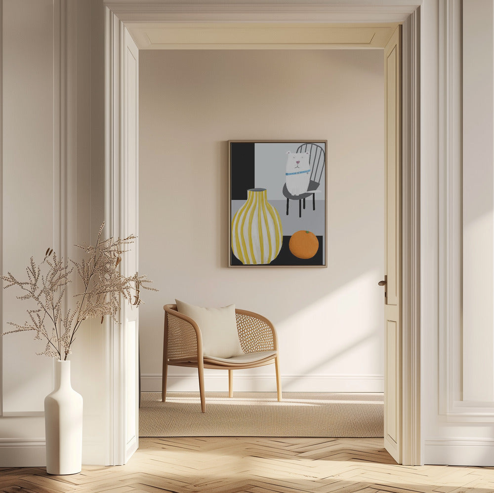 Lustiger weißer Hund mit gelb-weißer Vase mit Riemen von Carla Daly | Poster