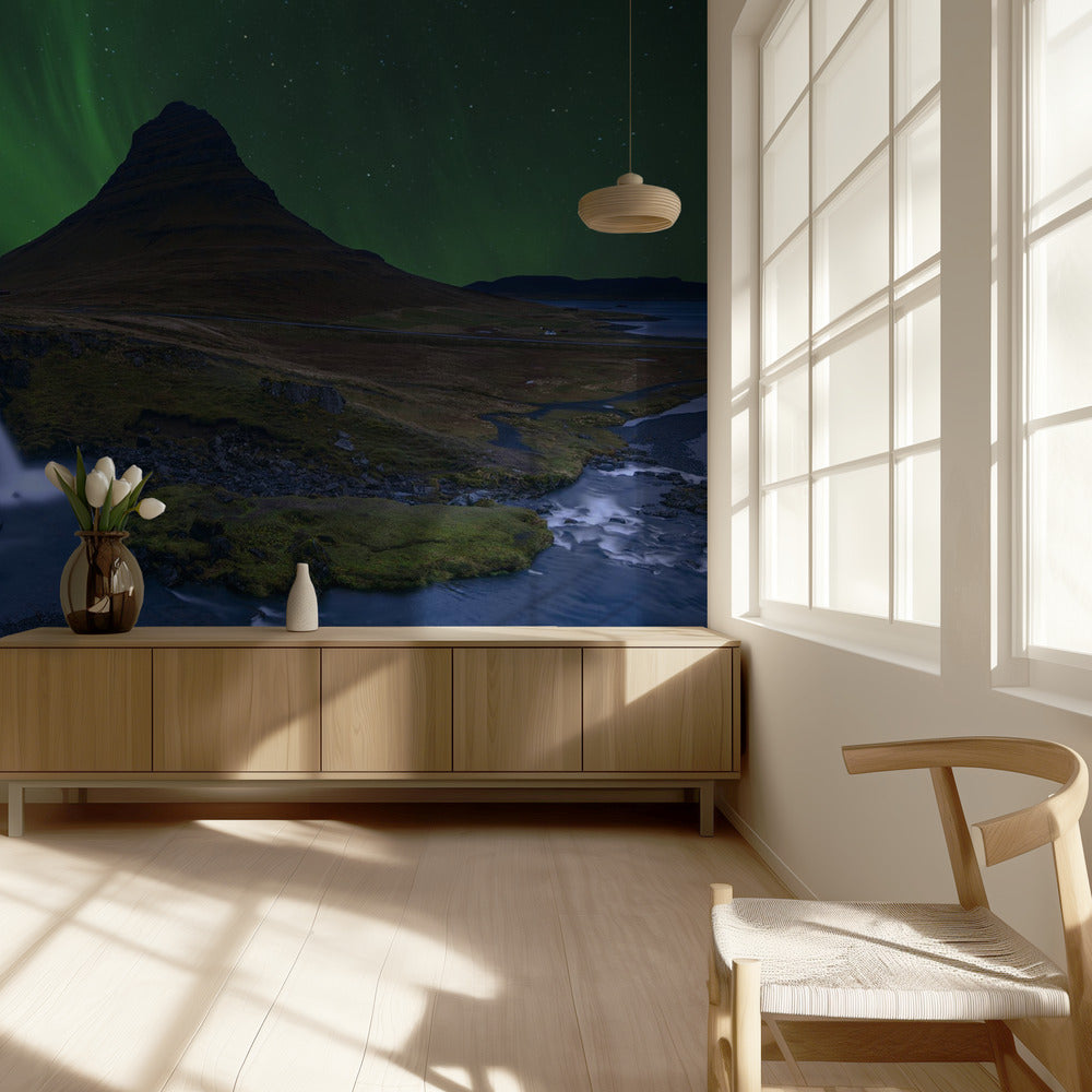 Kirkjufell... Boreaalisen vihreän taivaan alla | Valokuvatapetit