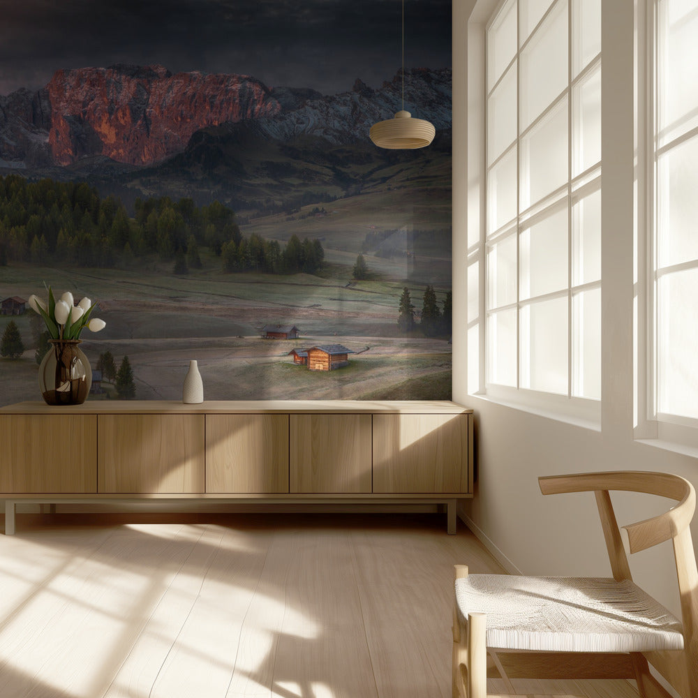 Palavat vuoret jäätyneen laakson yllä | Valokuvatapetit