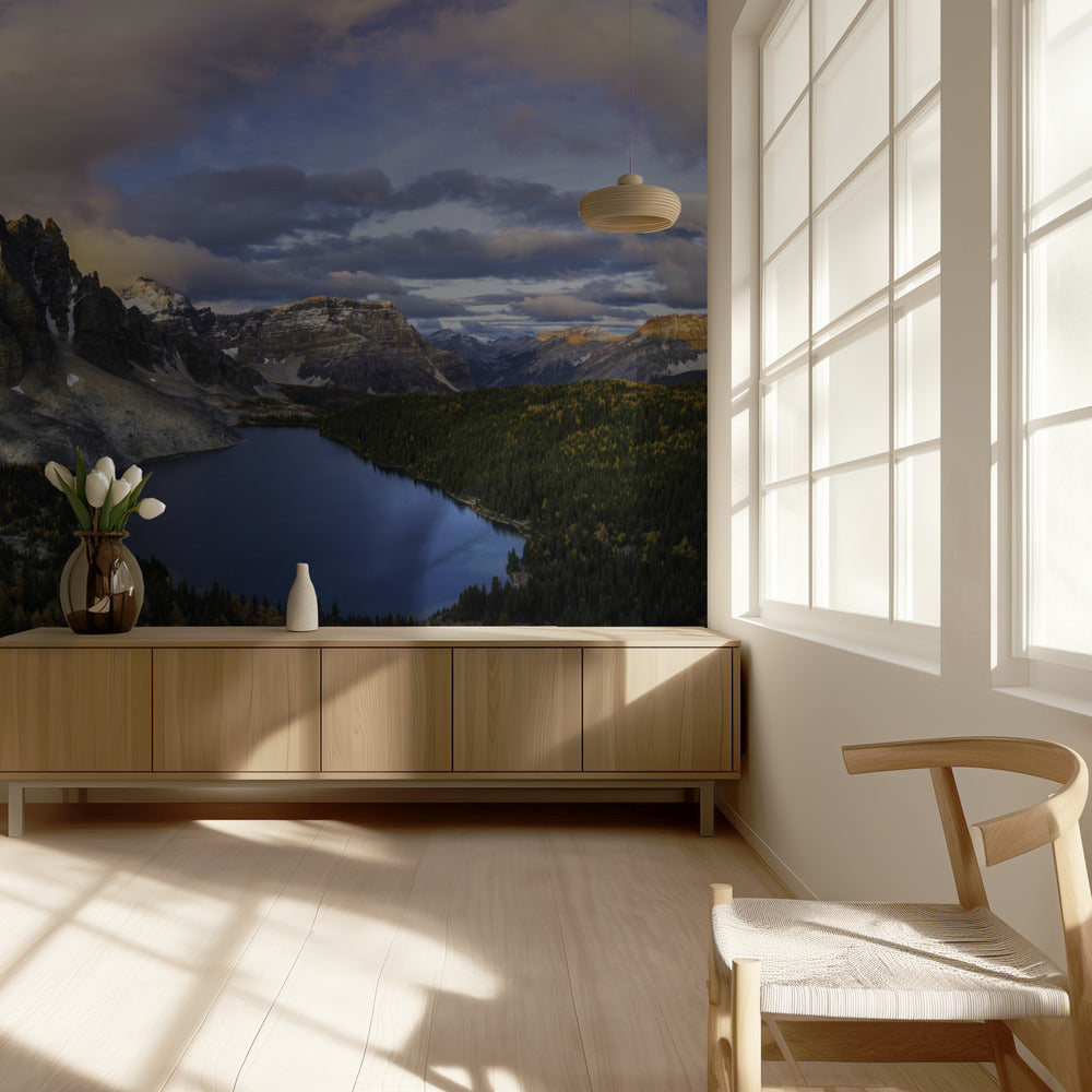 Auringonnousu Assiniboine-vuorella | Valokuvatapetit