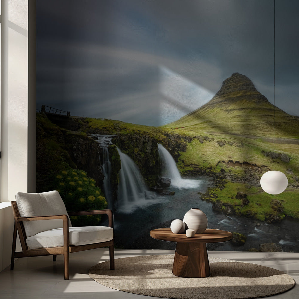 Vesiputous ja vuori | Valokuvatapetit