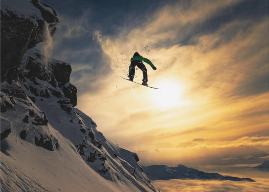 Snowboarding o zachodzie słońca | Plakaty - Wydruki Artystyczne