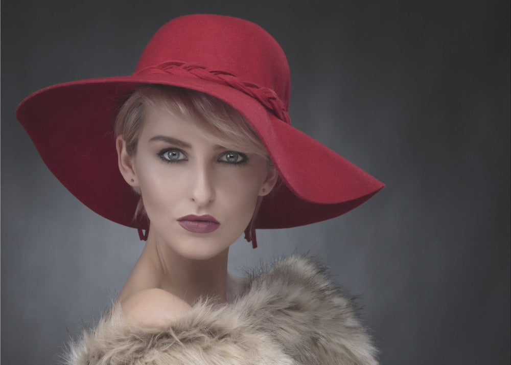 Amberin punainen hattu | Canvastaulut