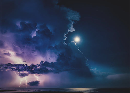 Ukkospilven hyökkäys | Valokuvatapetit