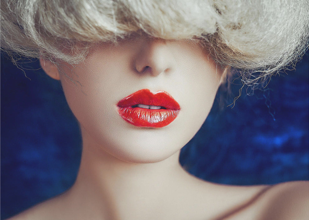 Punaiset huulet, piilossa olevat silmät | Canvastaulut