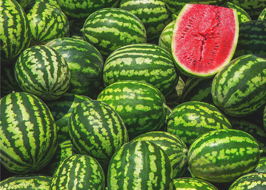 Punainen vihreässä | Julisteet - Taidevedokset