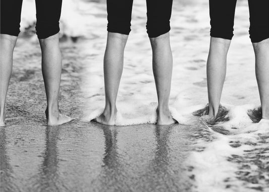 Mokre stopy. | Wydruki na łótnie