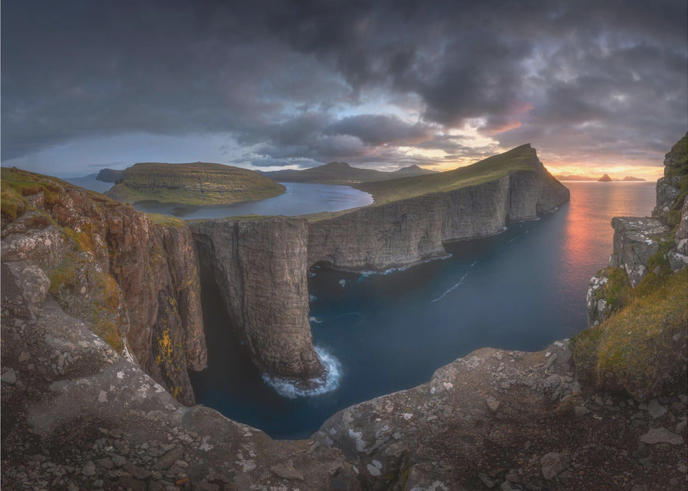 Vain yksi aamu lisää paratiisissa... | Valokuvatapetit