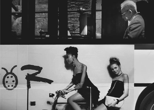 Kaupunkien kontrastit. Canvastaulut