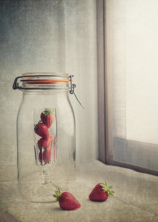 L'enigma di Strawberry | Poster - Stampe d’Arte
