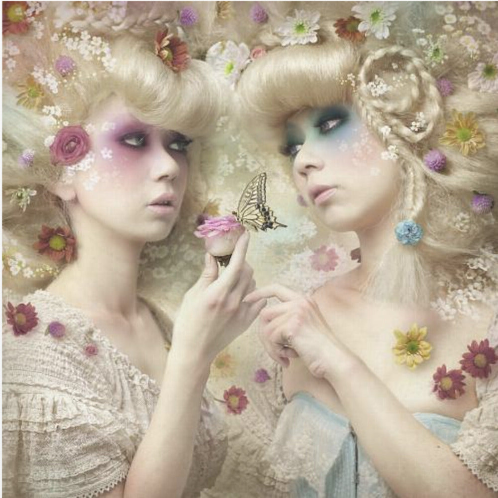 Kukkatarhan tyttö | Canvastaulut