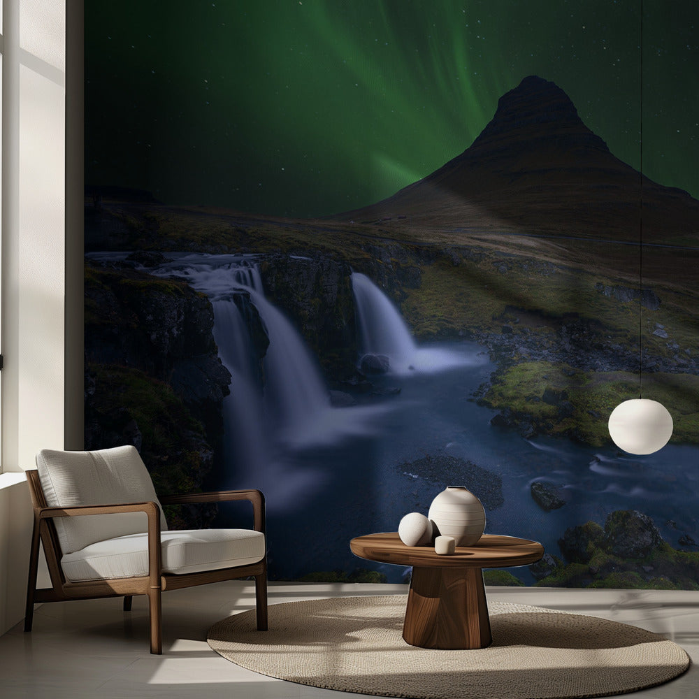 Kirkjufell...   Under a boreal green sky | Wallpaper