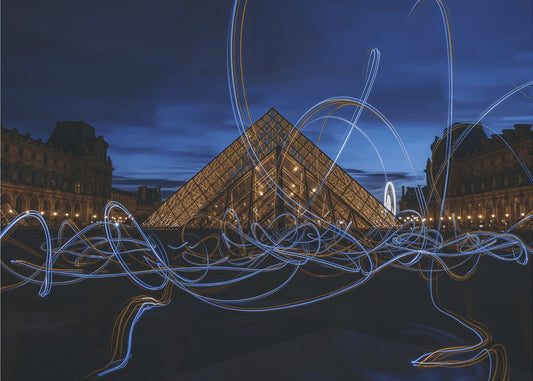 Light painting at Louvre Museum | Wallpaper